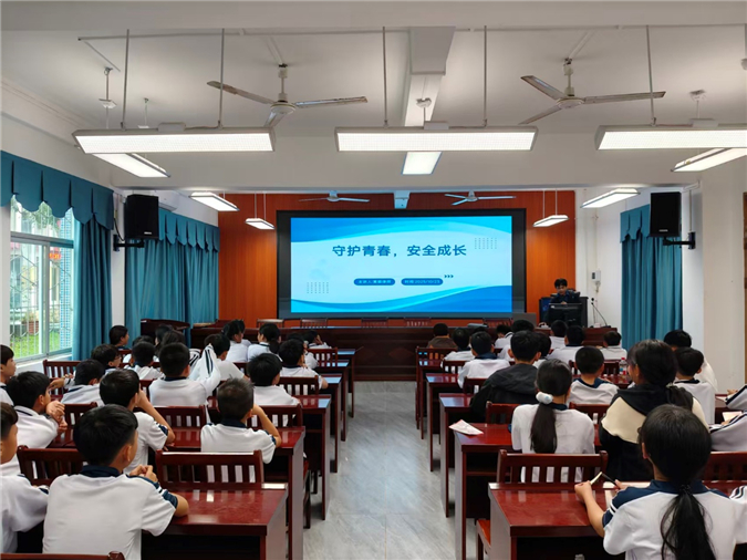 护苗成长与法同行|黄顺律师走进校园开展青少年普法讲座